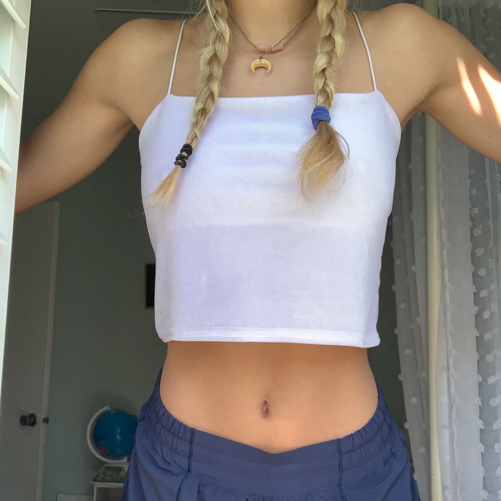 high key by Emma chamberlain velvet top